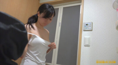 民泊着替え盗撮映像の魅力！清楚な黒髪美少女と洗練された美女の着替えシーンを徹底レビュー